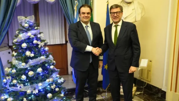 Συνάντηση Πιερρακάκη με τον Ιταλό ΥΠΟΙΚ Giancarlo Giorgetti στη Ρώμη