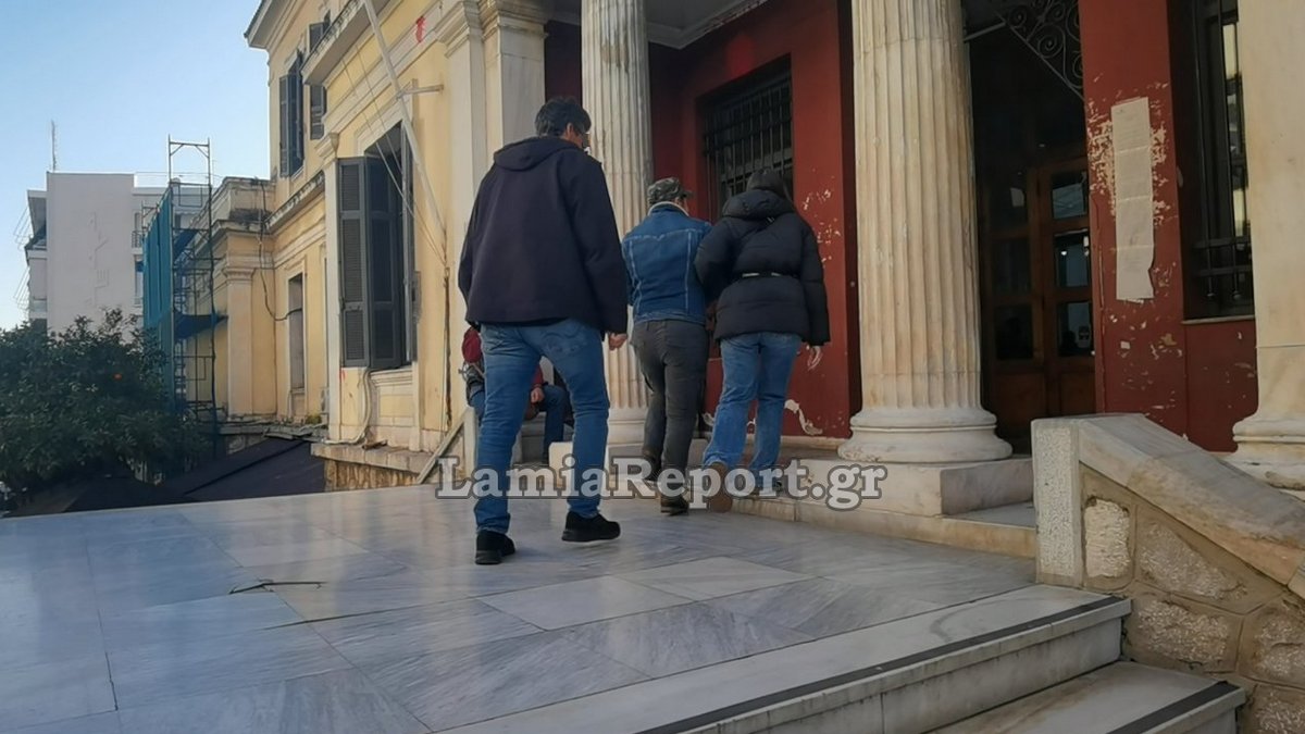 Λαμία: Στα Δικαστήρια η αγρότισσα με τα βίντεο στο Tik Tok - Τι ισχυρίζεται (ΒΙΝΤΕΟ)