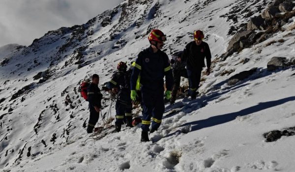 Ταΰγετος: Αίσιο τέλος στην περιπέτεια του πεζοπόρου που τραυματίστηκε από πτώση σε χαράδρα – Διήρκεσε 5 ώρες η επιχείρηση διάσωσης