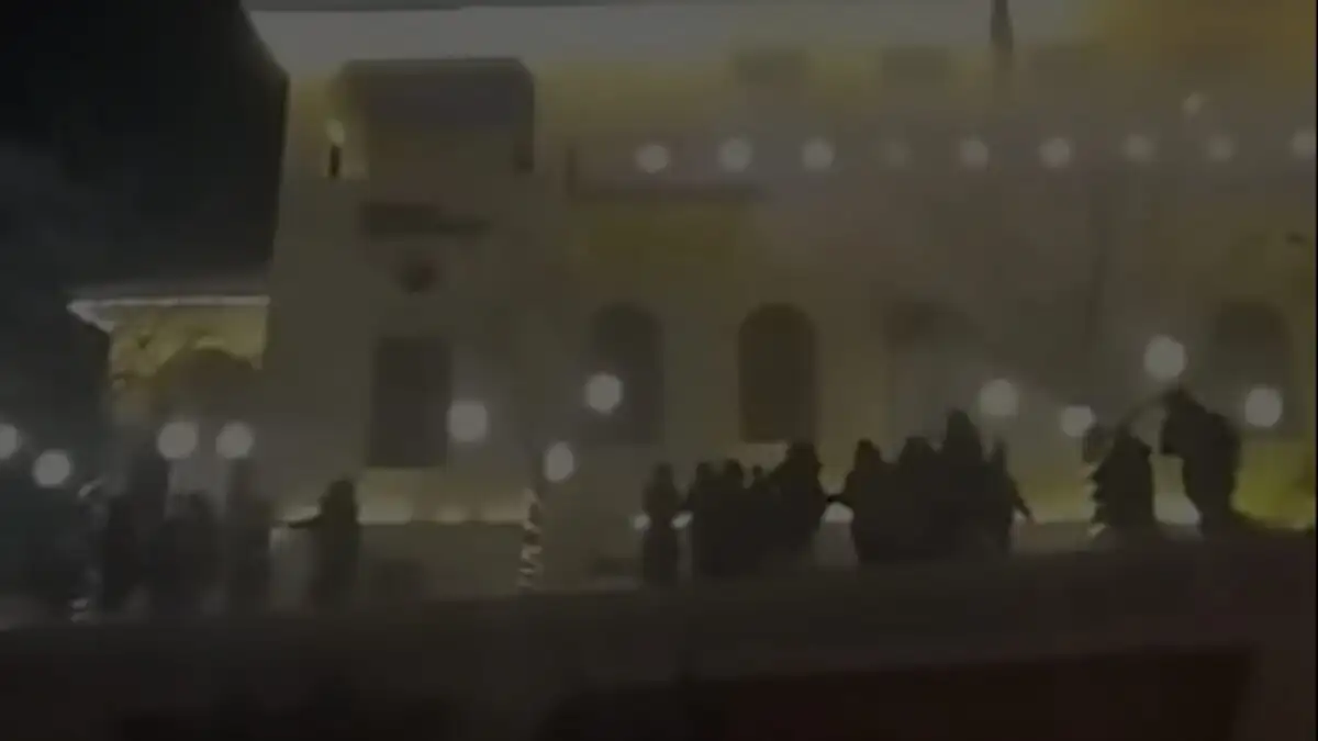 Κοζάνη: Πανικός από πυροτεχνήματα στη Χριστουγεννιάτικη γιορτή – Καταγγελίες για τραυματισμους, έφυγε τρέχοντας ο κόσμος