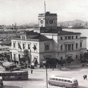 Σαν σήμερα γκρεμίστηκε το ρολόι του Πειραιά – Όταν η πόλη έχασε το σύμβολό της