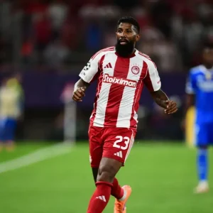 Ροντινέι: «Έκλεισα τρία χρόνια στον Ολυμπιακό, είμαι ένας από εσάς, ένας πολεμιστής του Πειραιά»