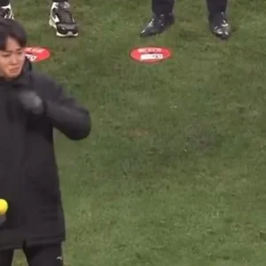 Βίντεο: Λύγισε ο μεταφραστής στο αντίο ποδοσφαιριστή σε ιαπωνικό σύλλογο