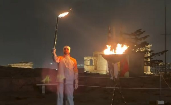 Η Ολυμπιακή Φλόγα στην Ακρόπολη