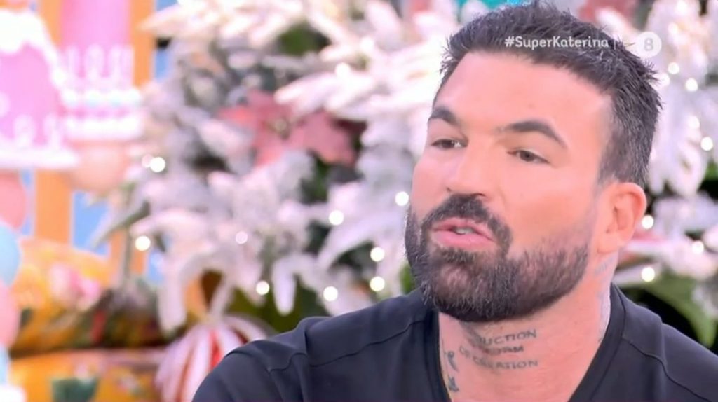 Τούνη μετά τη συνέντευξη του Αλεξάνδρου: «Να το παίζεις “καλός” ενώ θα έπρεπε να βρεις τρύπα να κρυφτείς μετά τις πράξεις σου»