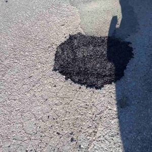 Έκλεισε η επικίνδυνη τρύπα στην οδό Αγίας Παρασκευής