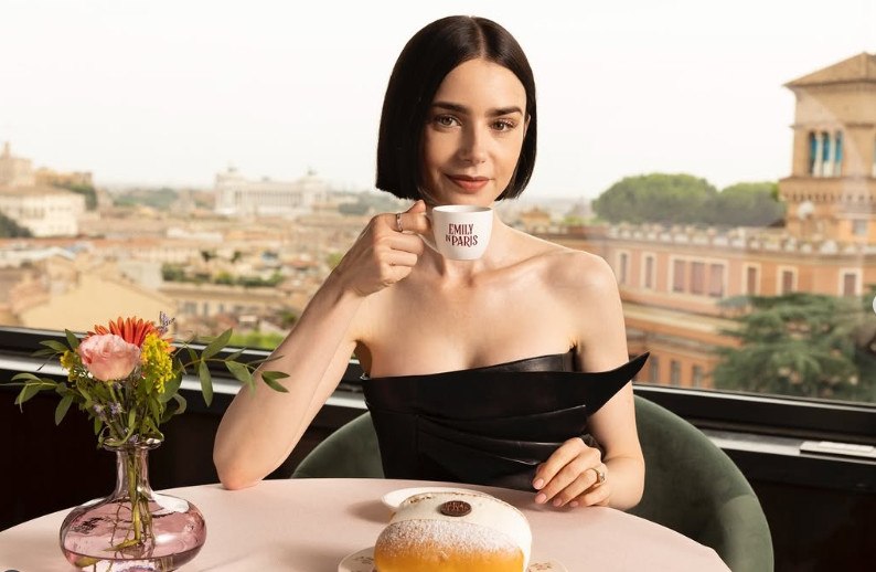 «Emily in Paris»: Έρχεται η πέμπτη σεζόν της δημοφιλούς σειράς του Netflix