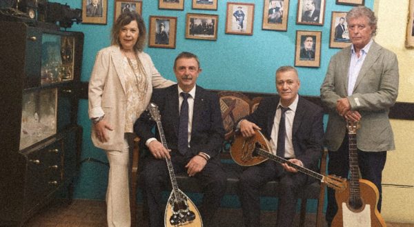 Πρωτοχρονιά στη Χώρα: Ρεμπέτικη βραδιά με τον Αντώνη Αινίτη και την παρέα του!