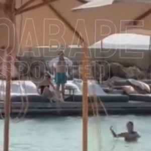 Νικολά Σαρκοζί: Νέο βίντεο από τις διακοπές του με την Κάρλα Μπρούνι στη Γουαδελούπη