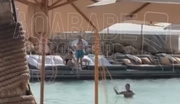 Νικολά Σαρκοζί: Νέο βίντεο από τις διακοπές του με την Κάρλα Μπρούνι στη Γουαδελούπη