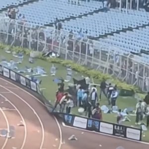 Άγρια επεισόδια στην Ινδία: Οπαδοί τα έκαναν γης μαδιάμ επειδή ο Μέσι εμφανίστηκε μόνο για λίγα λεπτά στην Καλκούτα