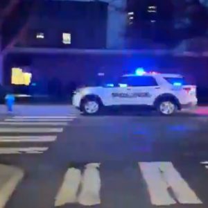 Ανθρωποκυνηγητό για τον δράστη του μακελειού στο πανεπιστήμιο Μπράουν των ΗΠΑ – Δύο οι νεκροί, 7 σοβαρά τραυματίες