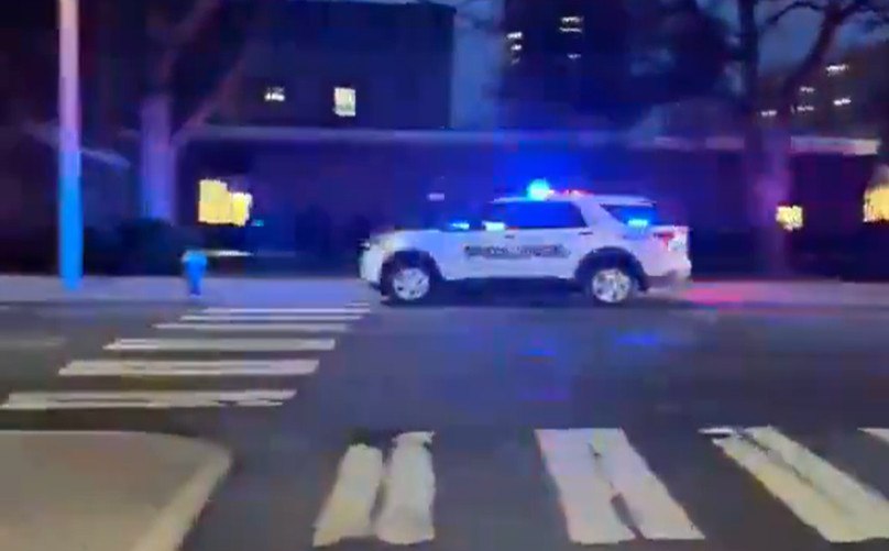 Ανθρωποκυνηγητό για τον δράστη του μακελειού στο πανεπιστήμιο Μπράουν των ΗΠΑ – Δύο οι νεκροί, 7 σοβαρά τραυματίες