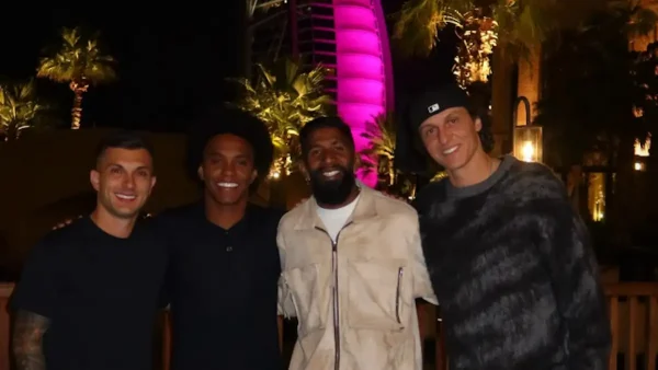 Ο Ροντινέι και ο Στρεφέτσα έκαναν Χριστούγεννα στο Ντουμπάι με τον Γουίλιαν και τον Νταβίντ Λουίζ