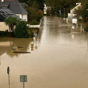 Γαλλία: Υπερχείλισαν ποτάμια σε πέντε περιφέρειες – Πάνω από 1.000 κλήσεις στην πυροσβεστική