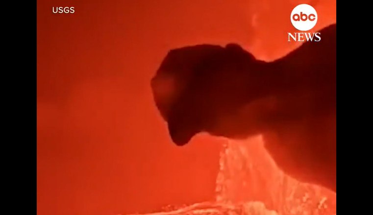 Αδιανόητες εικόνες από το ηφαίστειο Κιλαουέα στη Χαβάη: Νεαροί πόζαραν ανενόχλητοι δίπλα στη λάβα μπροστά σε κάμερα επιστημόνων