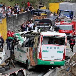 Κολομβία: 17 νεκροί μετά την πτώση πούλμαν σε χαράδρα