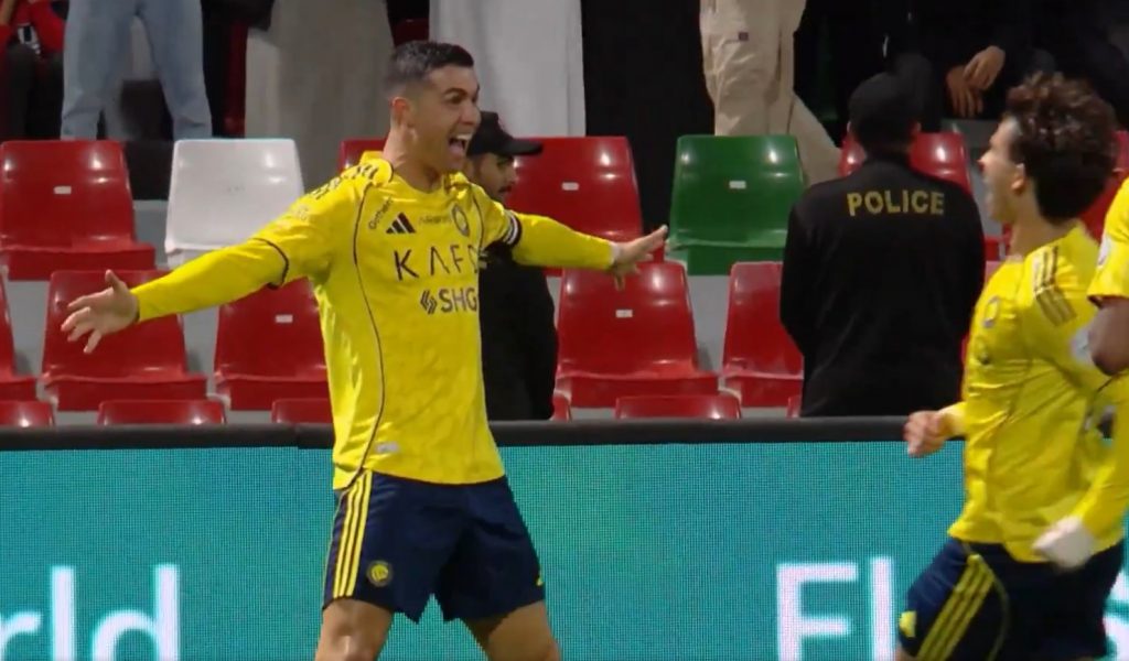 Ο Κριστιάνο Ρονάλντο γράφει ιστορία και με την πλάτη: Το απίθανο γκολ που σημείωσε