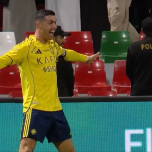 Ο Κριστιάνο Ρονάλντο γράφει ιστορία και με την πλάτη: Το απίθανο γκολ που σημείωσε