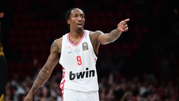 Τέλος ο Σέιμπεν Λι από τον Ολυμπιακό