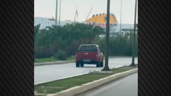 Πανικό προκάλεσε οδηγός αγροτικού στη Σούδα που κινούνταν στο αντίθετο ρεύμα - Δείτε βίντεο