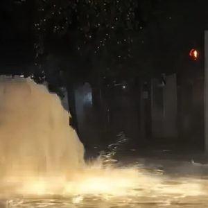 Γιατί τα φρεάτια έσκασαν και έγιναν «συντριβάνια» -Ο Κολυδάς εξηγεί τι συμβαίνει, απίστευτα βίντεο με πίδακες νερού