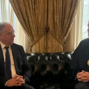 Συνάντηση Θεοδωρικάκου με Αρχιεπίσκοπο Αμερικής: Στο επίκεντρο η ενίσχυση των στρατηγικών σχέσεων Ελλάδας – ΗΠΑ