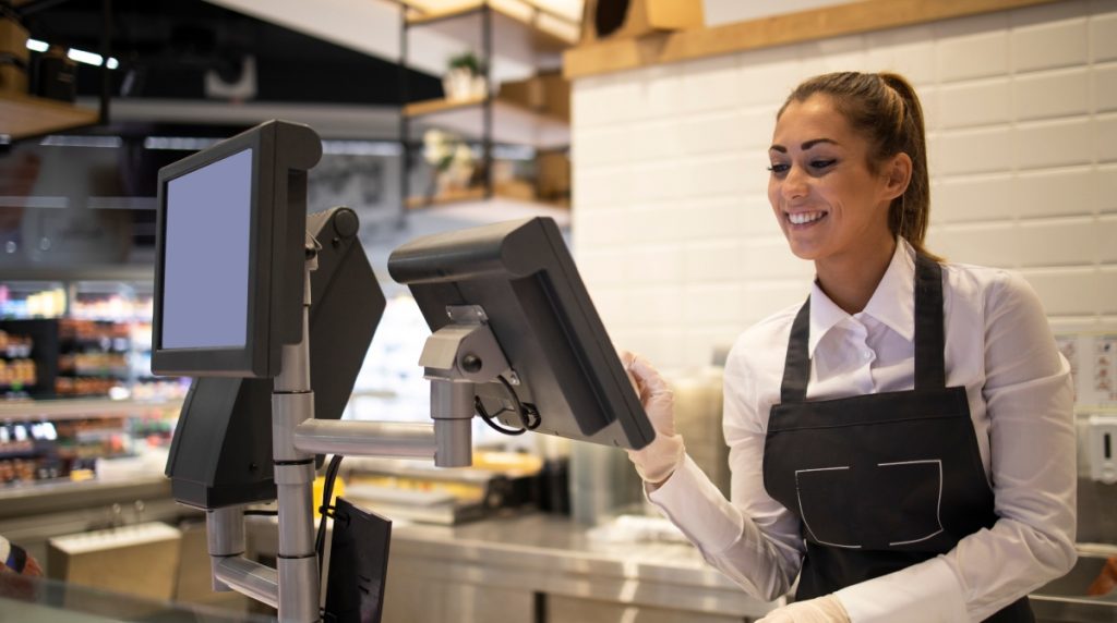 Το Chicken House αναζητά κοπέλα για το ταμείο