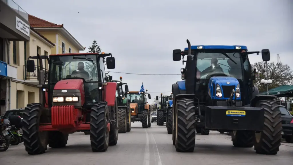Οι αγρότες αποφασίζουν το μέλλον των μπλόκων: Κρίσιμη σύσκεψη αύριο στο Λευκώνα Σερρών