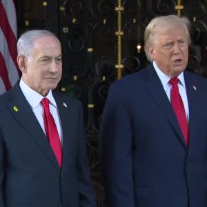 Τραμπ σε Νετανιάχου: «Αφοπλισμός της Χαμάς και να ξεκινήσει σύντομα η δεύτερη φάση της εκεχειρίας στη Γάζα»