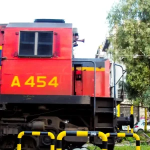 Θεσσαλονίκη: Συνελήφθη οδηγός λεωφορείου που αγνόησε τα σήματα και παρέσυρε μπάρες σε σιδηροδρομική διάβαση