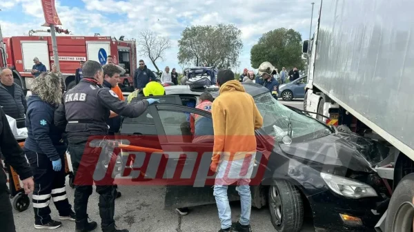 Σοβαρό τροχαίο στην Πάτρα με τραυματία έγκυο οδηγό