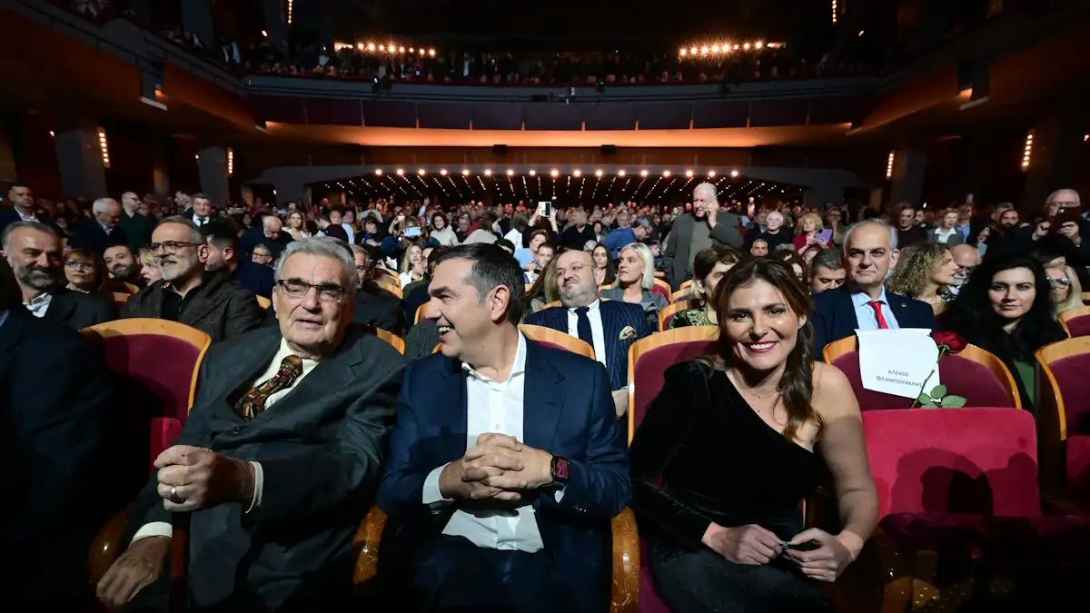 Αλέξης Τσίπρας: Η Μπέττυ Μπαζιάνα στο πλευρό του στην παρουσίαση του βιβλίου «Ιθάκη»