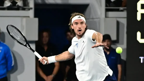 Στέφανος Τσιτσιπάς: «Ουδέποτε του ζητήθηκε να επιδείξει άδεια οδήγησης που νομίμως κατέχει» – Η ανακοίνωση του δικηγόρου του