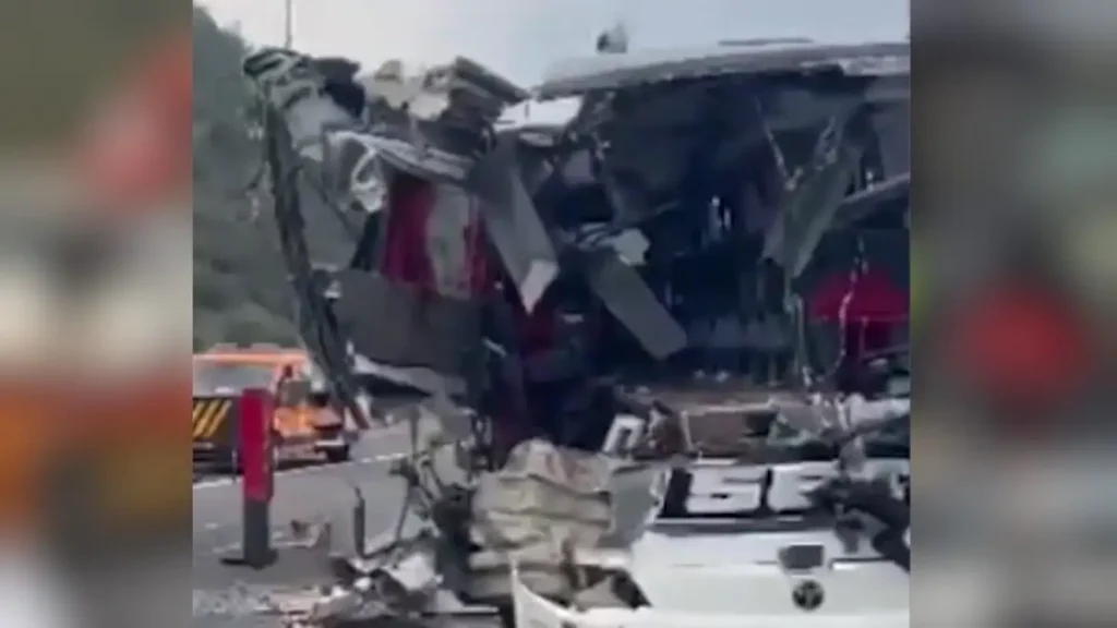 Τραγωδία στην Τουρκία: Λεωφορείο συγκρούστηκε με φορτηγό σε αυτοκινητόδρομο – 7 νεκροί και 11 τραυματίες