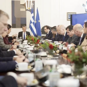 Από την προδιαγεγραμμένη καύση στα τοπικά war rooms: Όλα όσα αλλάζουν στην Πολιτική Προστασία με το νομοσχέδιο Κεφαλογιάννη