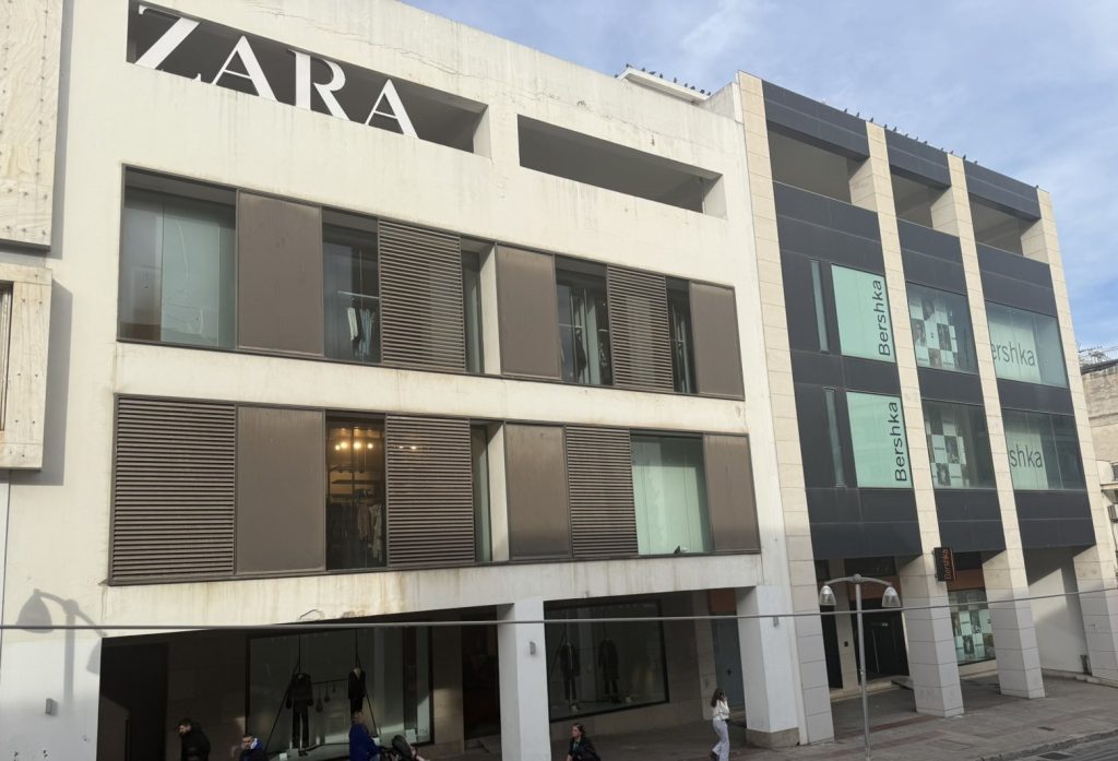 «Βόμβα» στην αγορά της Λαμίας: Λουκέτο σε δύο από τα μεγαλύτερα εμπορικά καταστήματα της πόλης!