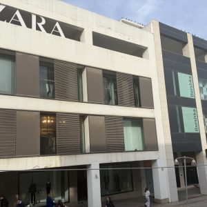 «Βόμβα» στην αγορά της Λαμίας: Λουκέτο σε δύο από τα μεγαλύτερα εμπορικά καταστήματα της πόλης!