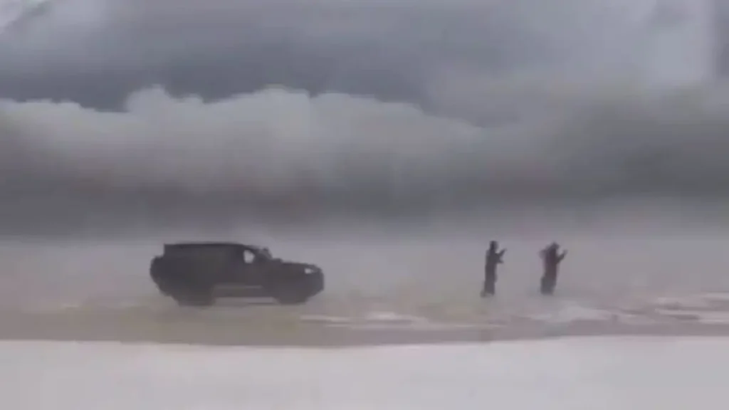 Κατάρ και Σαουδική Αραβία «ντύθηκαν» στα λευκά: Εντυπωσιακές εικόνες με χιόνια και χαλάζι στους αμμόλοφους