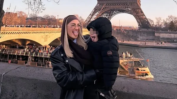 Η Ιωάννα Τούνη ταξίδεψε στο Παρίσι με τον γιο της, τα στιγμιότυπα που μοιράστηκε