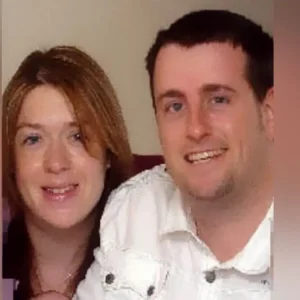 Βρετανία: Άνδρας κατηγορείται ότι νάρκωνε και βίαζε επί χρόνια τη σύζυγό του μαζί με πέντε συνεργούς