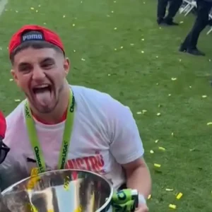 Χρήστος Ζαφείρης: Το αφιερωματικό video με το οποίο η Σλάβια Πράγας αποχαιρέτησε τον παίκτη του ΠΑΟΚ