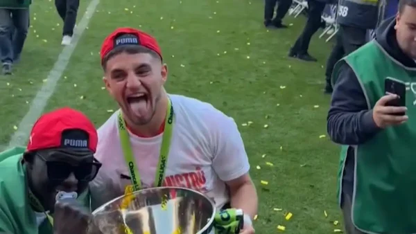 Χρήστος Ζαφείρης: Το αφιερωματικό video με το οποίο η Σλάβια Πράγας αποχαιρέτησε τον παίκτη του ΠΑΟΚ