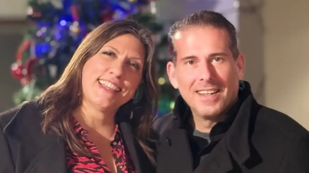 Ζωή Κωνσταντοπούλου και Διαμαντής Καραναστάσης σε χριστουγεννιάτικη διάθεση – Οι ευχές κάτω από το στολισμένο δέντρο