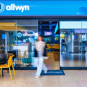 Τα πρώτα καταστήματα Allwyn είναι εδώ – Νέα εποχή για το δίκτυο των καταστημάτων του ΟΠΑΠ