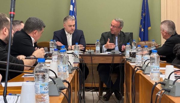 Στο Επιμελητήριο Φθιώτιδας ο Χρήστος Σταϊκούρας