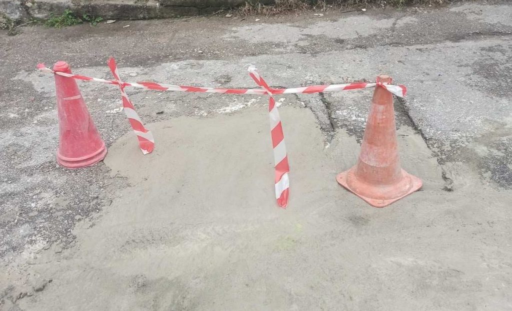 Έκλεισαν την επικίνδυνη λακκούβα στο πάρκινγκ της δημοτικής αγοράς
