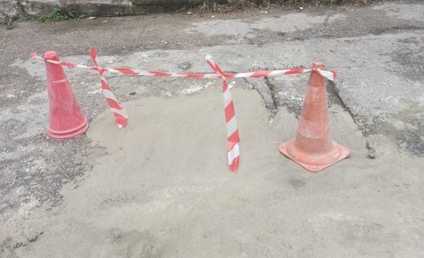 Έκλεισαν την επικίνδυνη λακκούβα στο πάρκινγκ της δημοτικής αγοράς