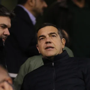 Στη Βουδαπέστη με τον γιο του ο Τσίπρας για τον Παναθηναϊκό