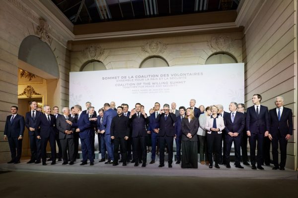 Συμφωνία για εγγυήσεις ασφαλείας στην Ουκρανία: Γαλλία και Βρετανία θα αναπτύξουν δικά τους στρατεύματα σε περίπτωση συμφωνίας ειρήνης